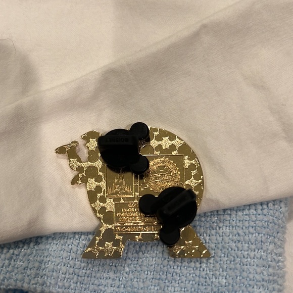 Disney Pin. - Picture 2 of 2